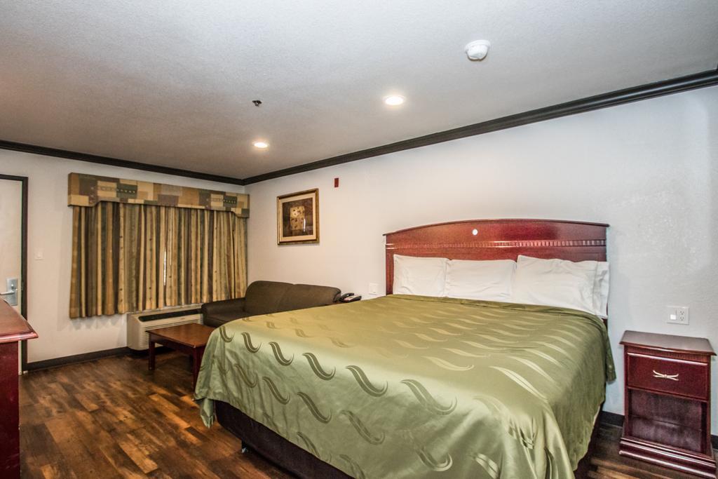 Americas Best Value Inn Fort Worth Extérieur photo
