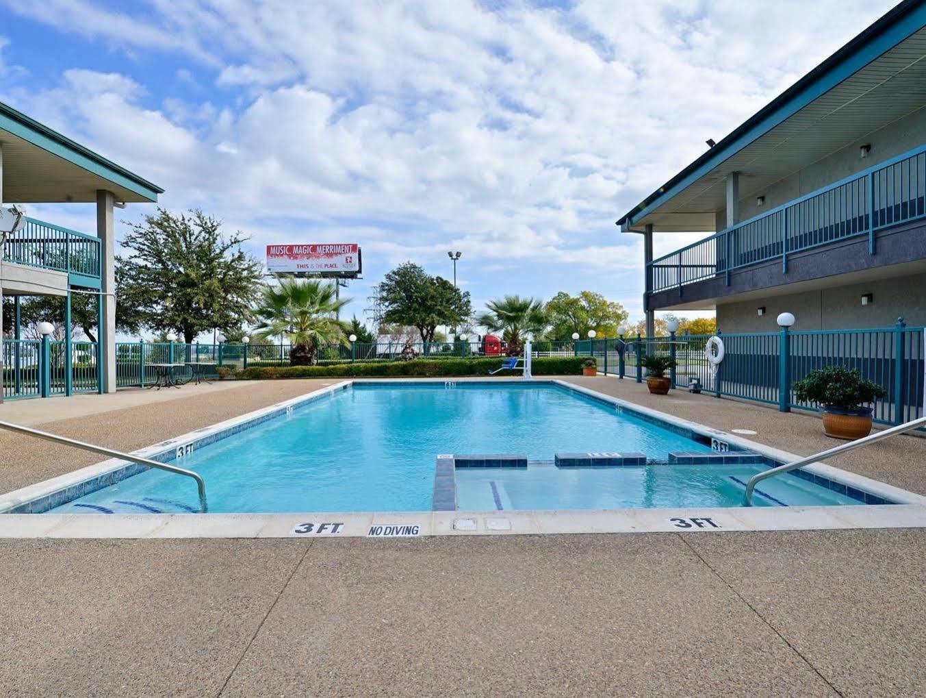 Americas Best Value Inn Fort Worth Extérieur photo