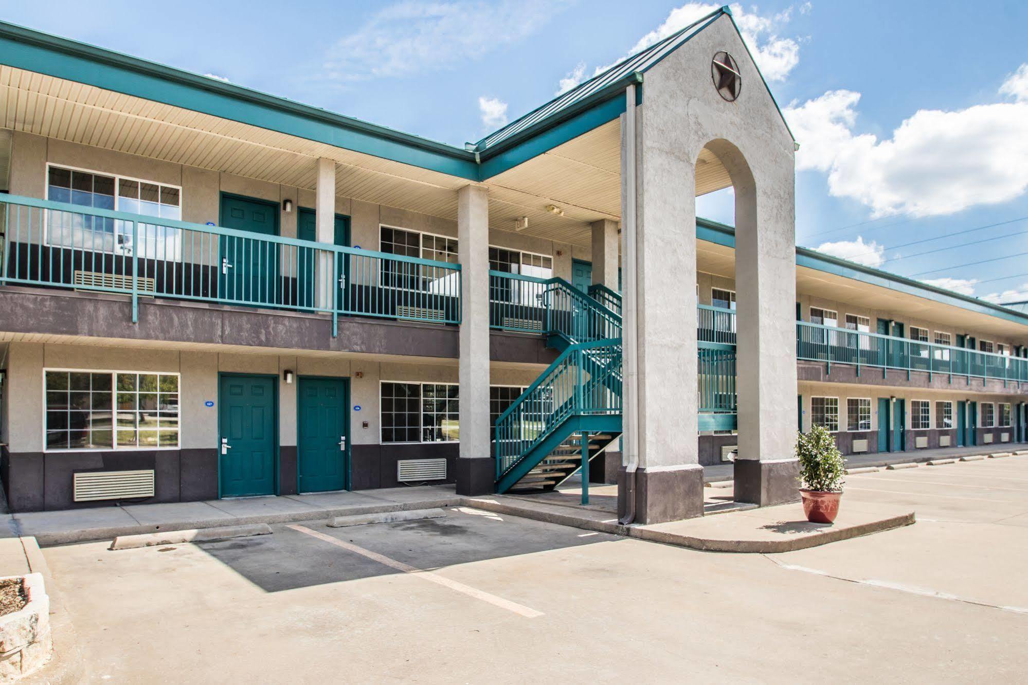Americas Best Value Inn Fort Worth Extérieur photo
